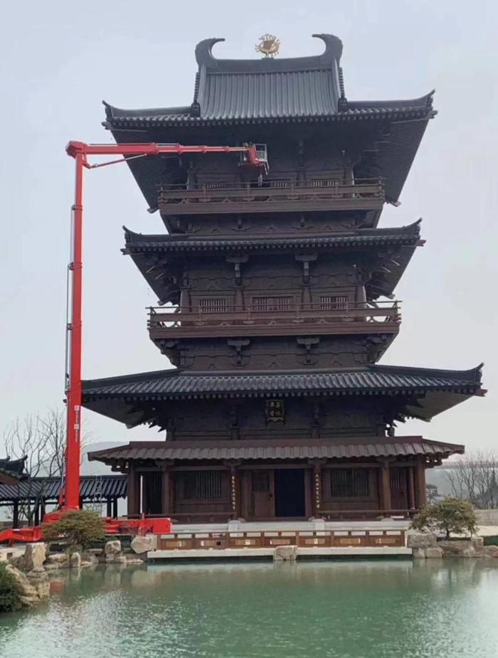 点亮世界级“山地花园群”-PG体育-PG体育·(中国)官方网站
在江苏园博园留下众彩画卷-1.jpg